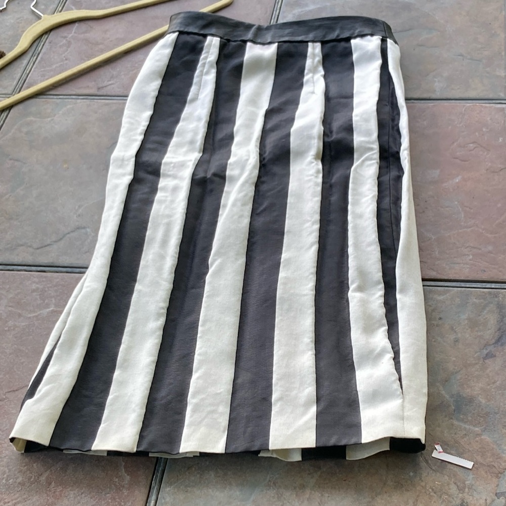 Kendall & Kylie Black and White Pencil Midi Skirt